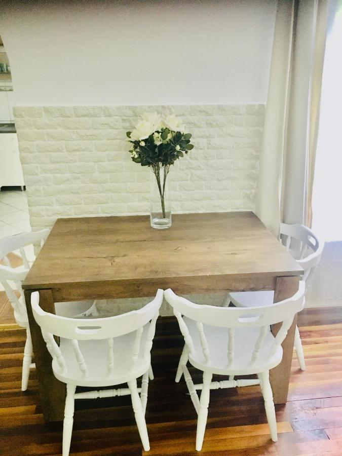 Romantic Two Bedroom Close To Normafa With Private Parking Appartement Budapest