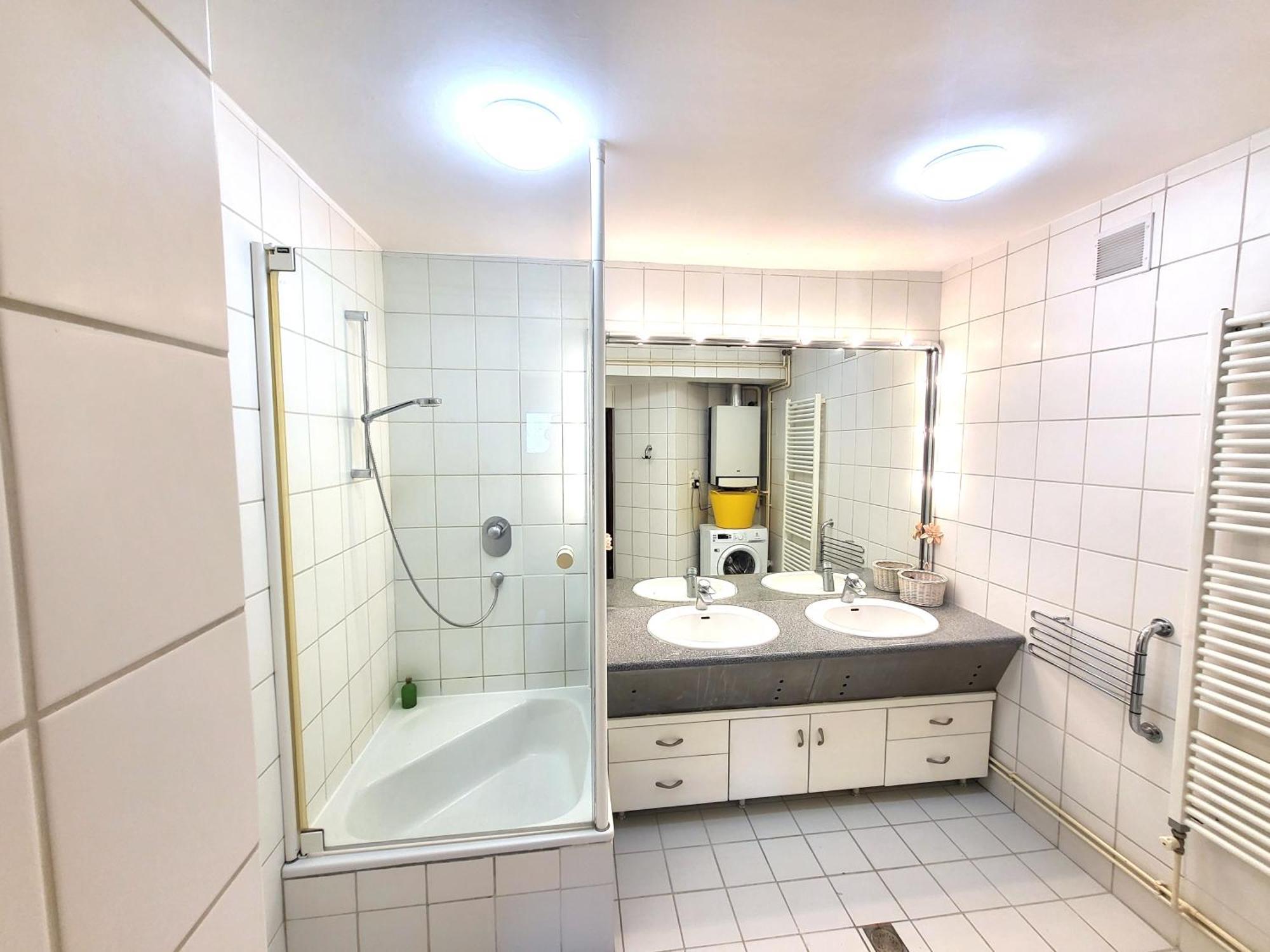 Romantic Two Bedroom Close To Normafa With Private Parking Appartement *